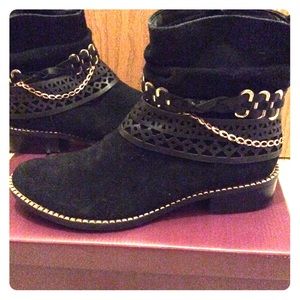 Tanara Black Booties